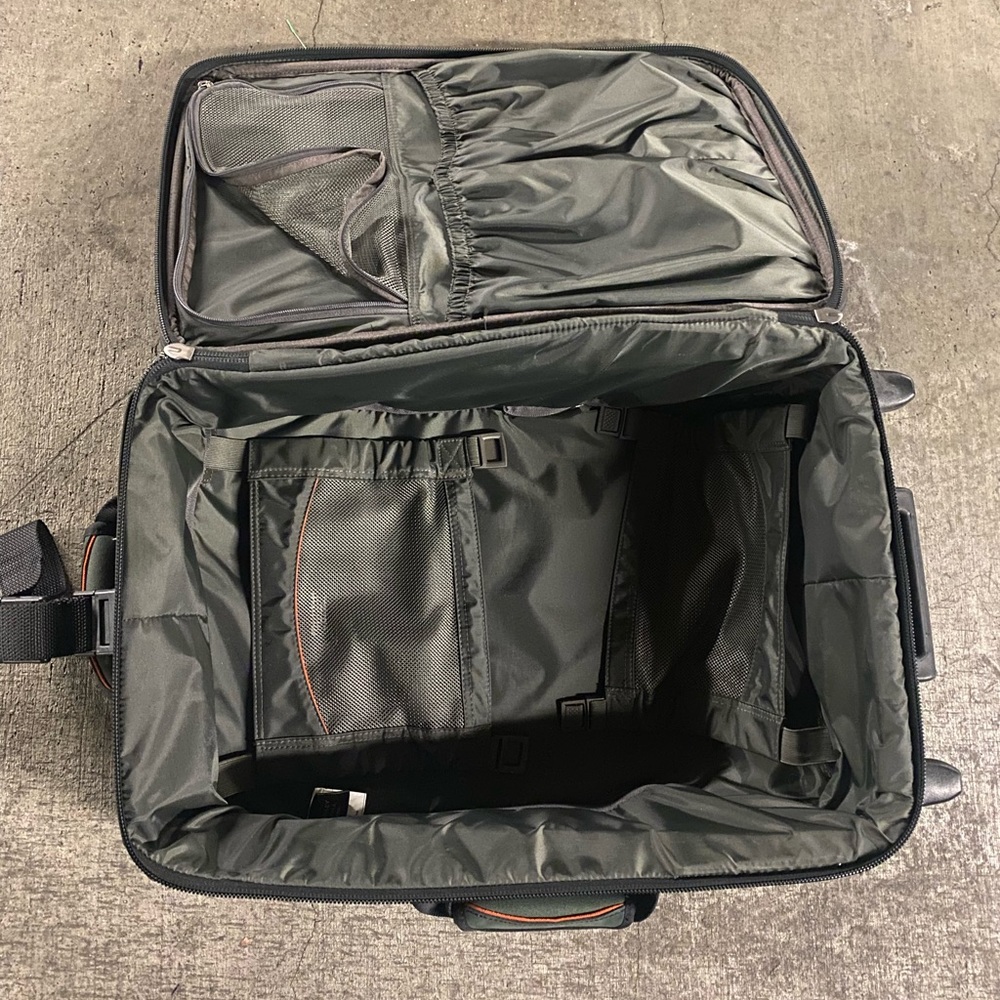 Briggs & Riley Carry On Suitcase - Picture 3 of 13